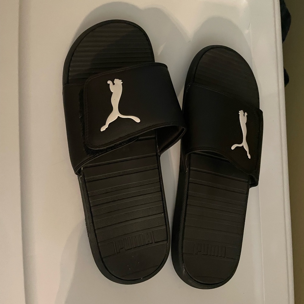 Men’s size 13 Puma black slider slippers